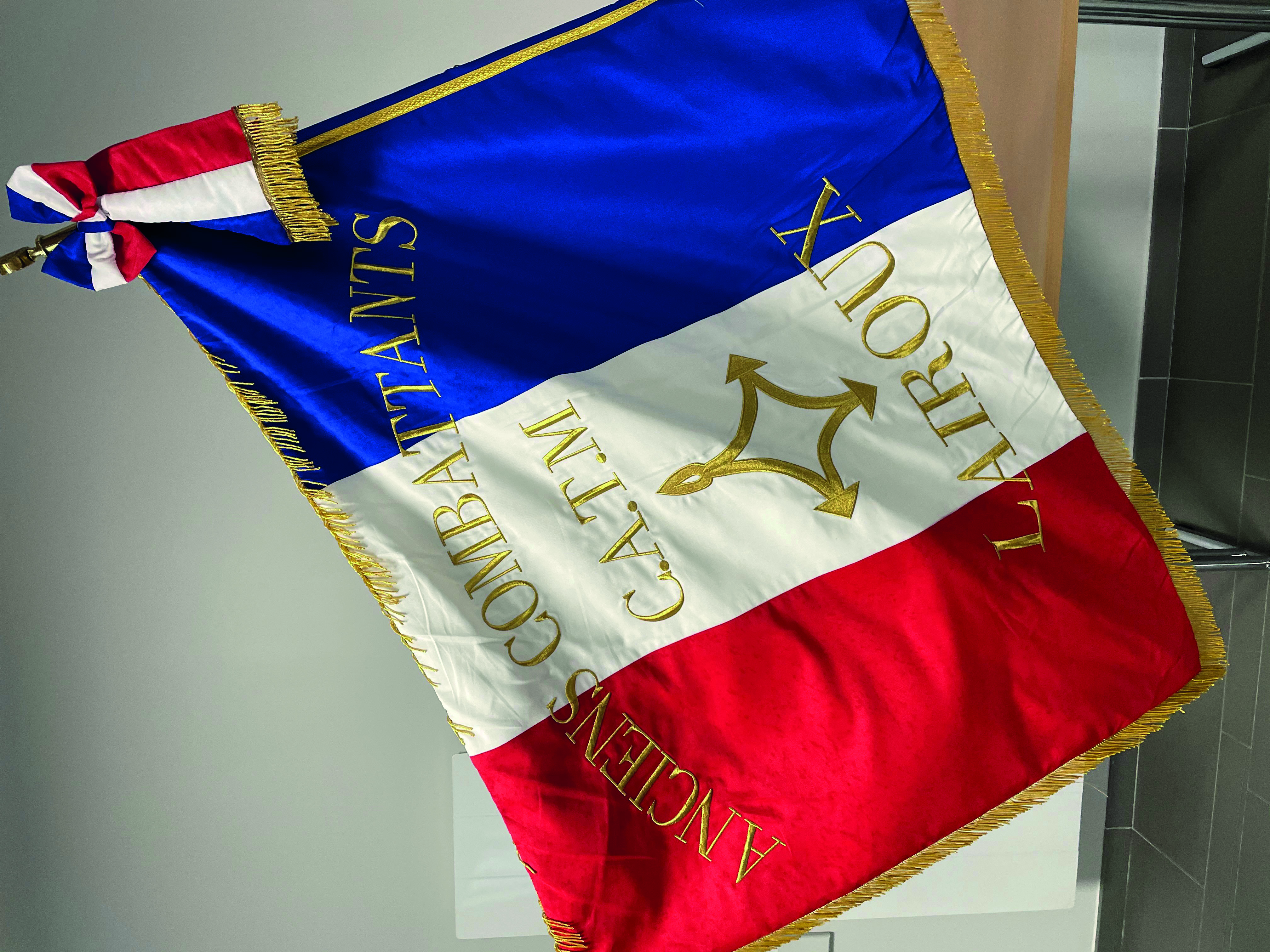 drapeau de s anciens combattants de la section de Lairoux