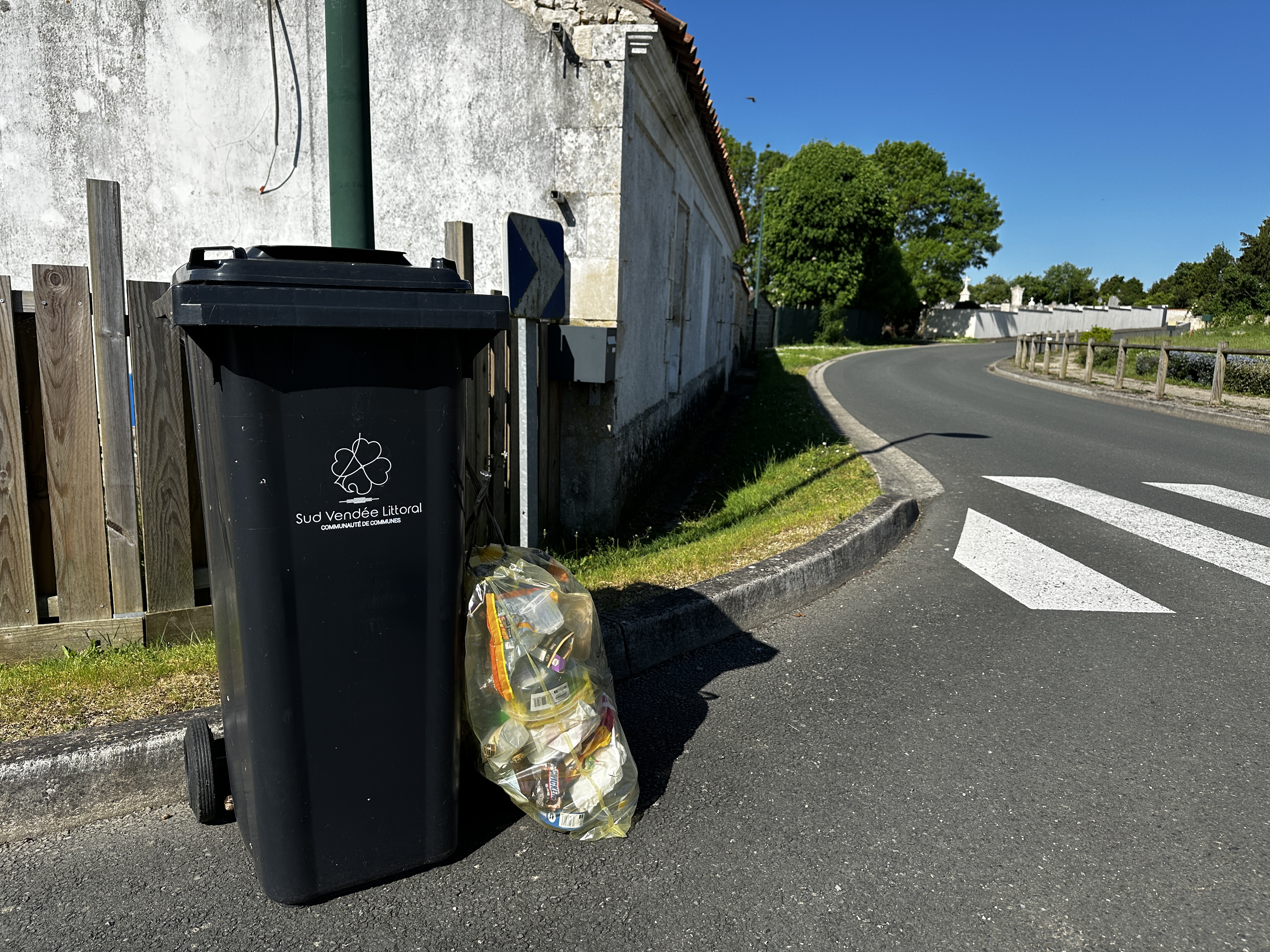 @MAIRIE DE LAIROUX DECHETS